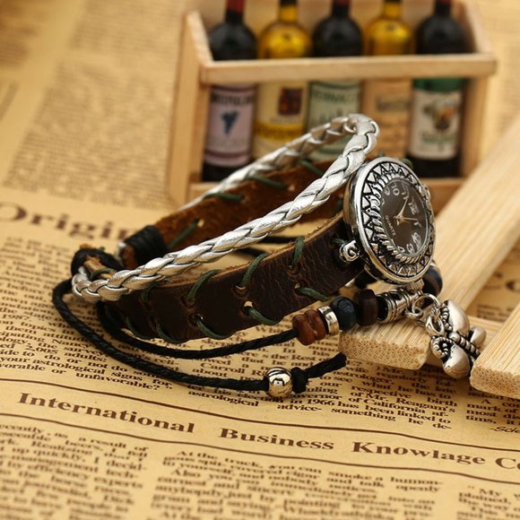 Preppy Leather Watch Women's Fashion Accessory - Picture 6 of 8